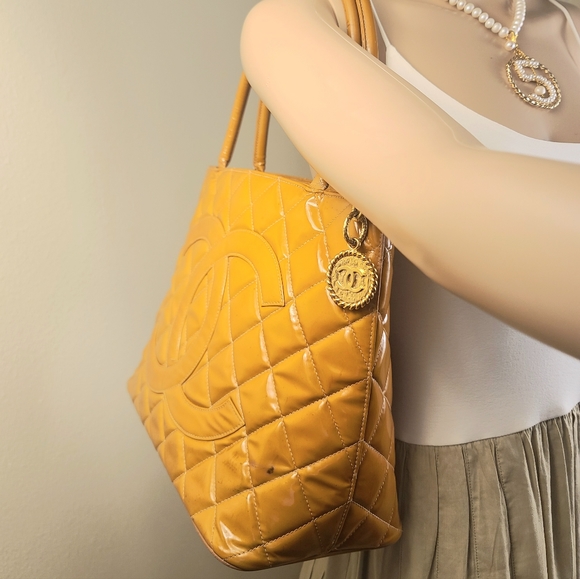 Chanel Medallion Quilted Brown Patent Leather Tote - Picture 3 of 16